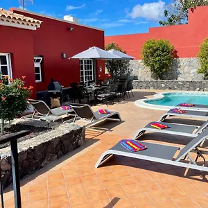 https://villa-consuelo-quiet-location-close-to-resorts.in-canary-islands.com